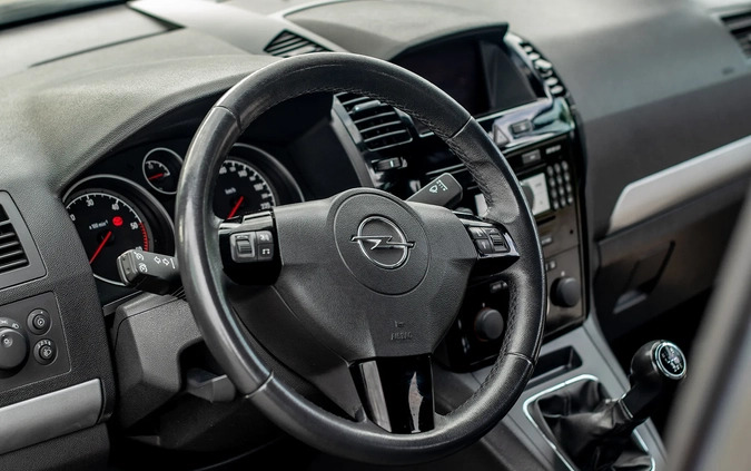 Opel Zafira cena 20900 przebieg: 186700, rok produkcji 2010 z Elbląg małe 379